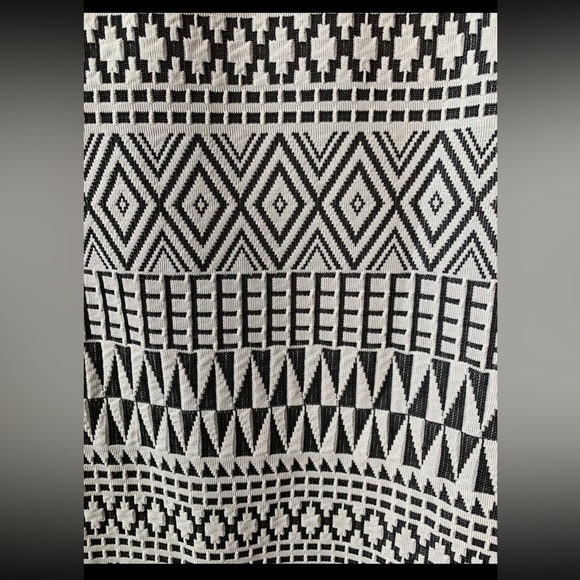 Mimi Chica White&Black Pattern Pencil Skirt NWOT Size S - Picture 2 of 12